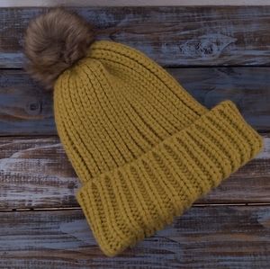 NWOT Old Navy Winter Beenie